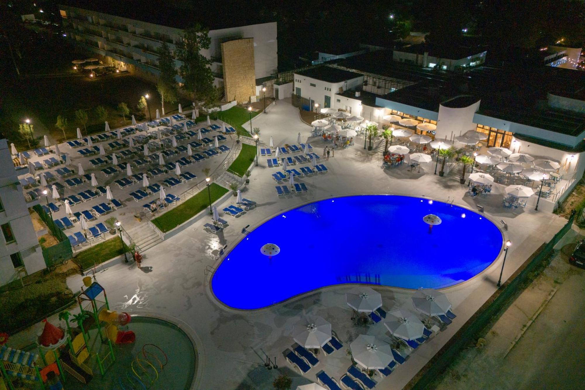 Mera Holiday Resort เวนุส ภายนอก รูปภาพ